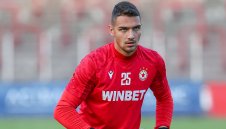 ЦСКА натирил вратар чрез имейл