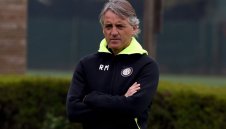 Манчини пак ревна от съдиите