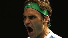 Федерер се завърна с победа след операция на коляното