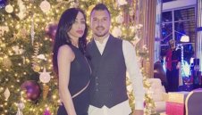 Котето на Божинов се разголи за Нова година + ГАЛЕРИЯ