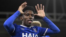 Ипсуич отнесе Остриетата с 5:0 за първи успех за сезона