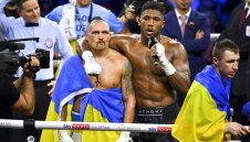 Антъни Джошуа може да изпадне в беда