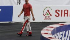 Шумахер се мъчи да проходи