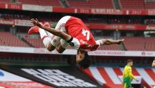 Оба иска да остане в Арсенал, сигурен е Артета