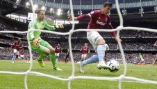 Битката за Топ 4: "Чуковете" от Уест Хям удариха Тотнъм 