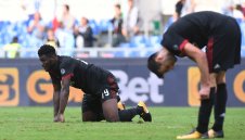 Ялов Милан глътна вода в Генуа + ВИДЕО