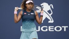 Световната №1 Наоми Осака започна с победа в Щутгарт