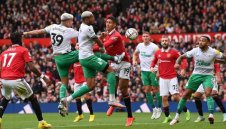 Късни пропуски и само точка за Ман Юнайтед срещу Нюкасъл