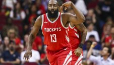 Брадата се нареди до Джордън след историческо представяне