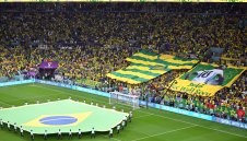 Светът се моли за живота на Краля на футбола Пеле