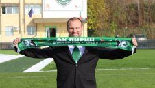 Легенда на Северна Ирландия реди суперлативи за България и Барбатов