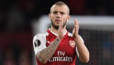 Уилшър продължава да умува за бъдещето си