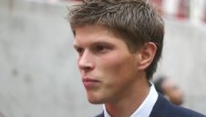 Ван Бастен не се сърди на Хунтелаар
