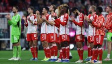 Байерн не си научи урока и остава ФК Холивуд