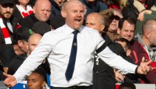 От Евертън пропищяха срещу съдията след загубата