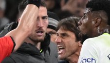 Конте бие шута на двама в Тотнъм