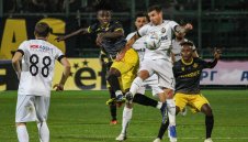 Ботев Пловдив с безценна победа, Славия "счупи" гредите