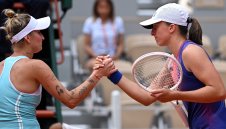 Швьонтек смаза Маркета, чака я Коко Гоф