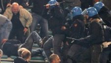 Манчестър Юнайтед иска правителството да разследва побоя