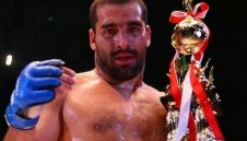 Голям българин! Багата се бил заради бедни деца