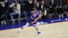 Стеф се забавлява, вкара от центъра срещу Орландо