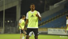 Ето'о герой за Анжи при успех над швейцарци