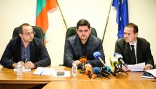 Министърът на спорта изригна: Не приемам Боби Михайлов за президент на БФС