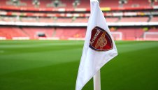 Арсенал трябва да се радва и на второ място този сезон