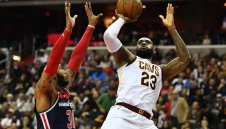 ЛеБрон с трети пореден трипъл-дабъл