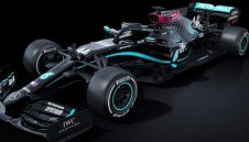 Мерцедес смени цвета на болидите