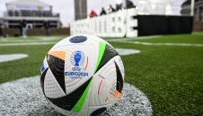 УЕФА представи "Любовта към футбола" 