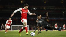 Барса иска да уреди Бейерин до края на сезона