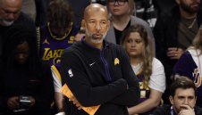 Нови уволнения в НБА. И Финикс би шута на треньора