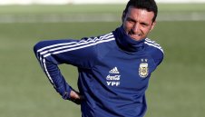 Кола блъсна селекционера на Аржентина 