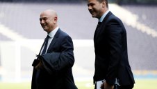 Почетино отказа оферта от Евертън да поеме "карамелите"