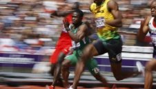 Болт подгони още един връх