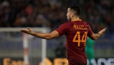 Рома продава Манолас или Паредес