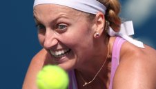 Какъв мач! Квитова елиминира Остапенко след 0:6 в първия сет