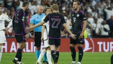 Байерн отпадна заради некадърник и брутална кражба