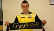 Чистката в Ботев започва с Тони Тасев  