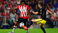 Лебедите взеха крило от ПСВ