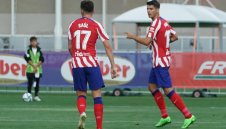 Проблеми на "Олд Трафорд": Юнайтед удря на камък и с Мората