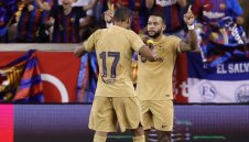 Мемфис къса с Барса