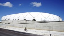 Сигнал за бомба на стадиона за Англия - Италия