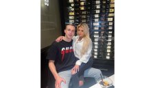 Играч от НБА заби секси фенка