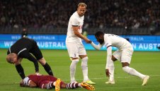 И Барса влиза в покера за Хари Кейн