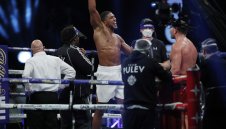 Антъни Джошуа е анонимник в САЩ