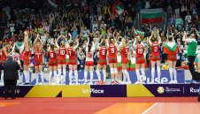 Стоичков поздрави "златните" ни волейболистки