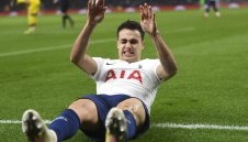 Тотнъм остана без играчи за визитата на "Анфийлд"