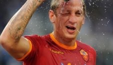 Рома излиза срещу Интер без Мексес